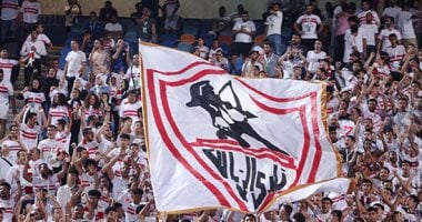 جماهير الزمالك تهتف للاعبين والجهاز الفنى فور نزول أرض ملعب مباراة القمة   حصري على لحظات